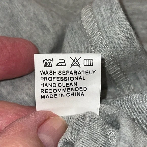 Unbranded Women's T-Shirt Size 2XL Red & Gray Christmas Theme 3/4 Sleeves - Picture 6 of 6